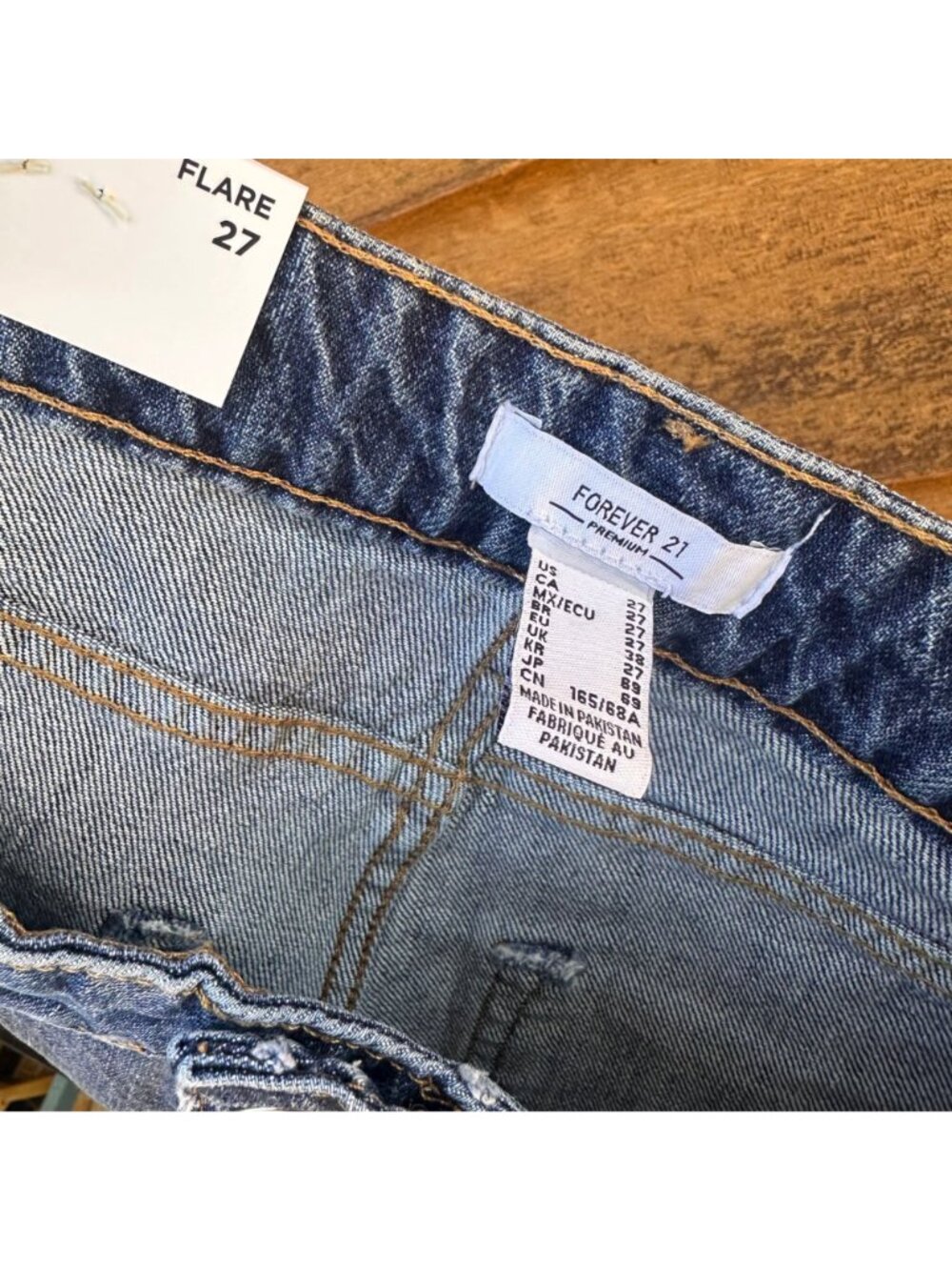 Forever 21 Womens Flared Denim Jeans With Daisy Embroidery & Raw Hem Size 27 - Picture 2 of 14